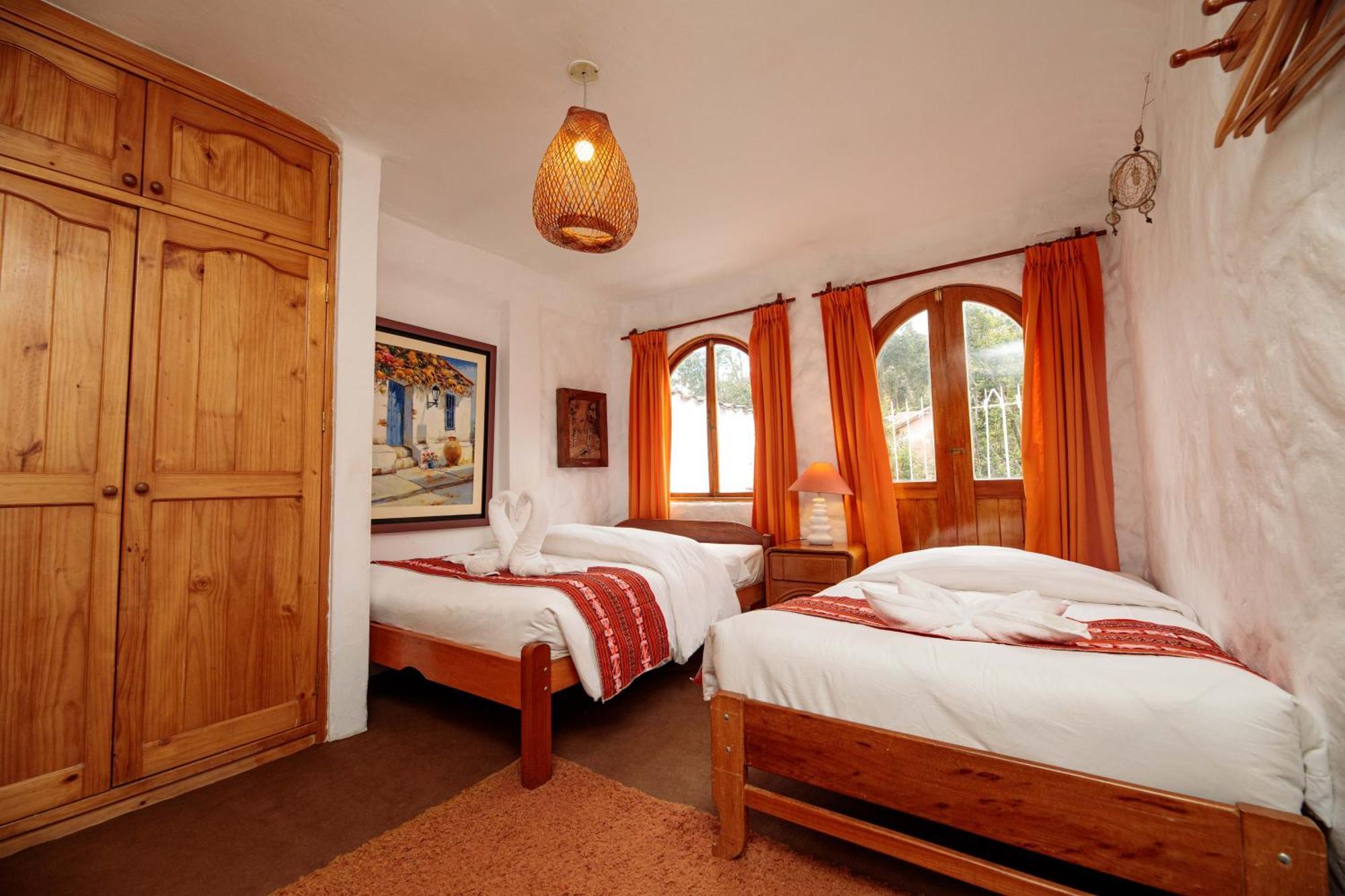 Twin Room,1634414109:JPEG